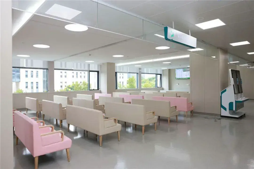 Children's Hospital, Zhejiang University School of Medicine — Departemen Kedokteran Internasional: ruang tunggu